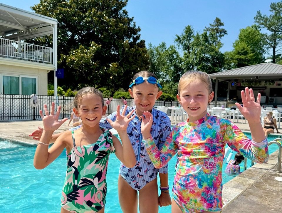 Camp SKYLARANNA kids at the pool
